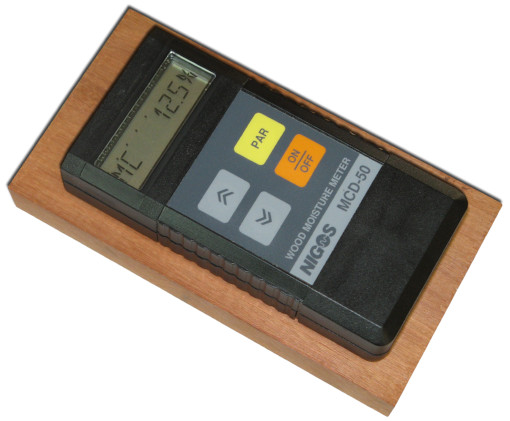 DVD-240 - Portable nondestructive wood moisture meter